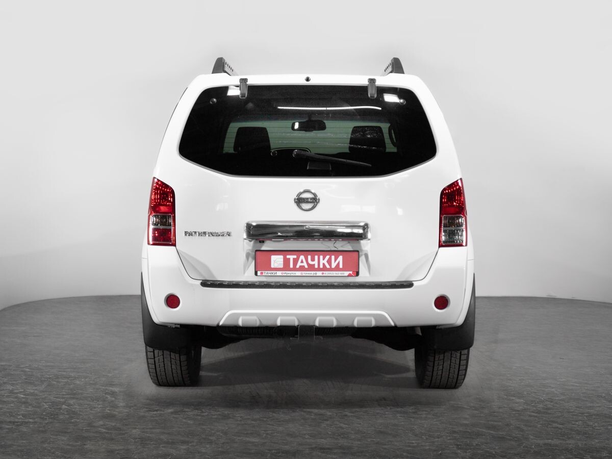 Nissan Pathfinder 2010 - фото автомобиля