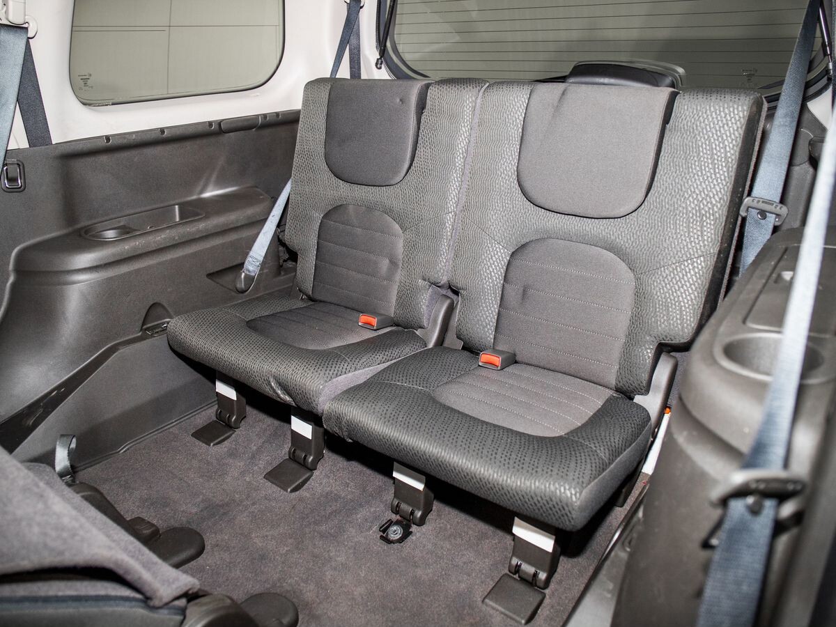 Nissan Pathfinder 2010 - фото автомобиля