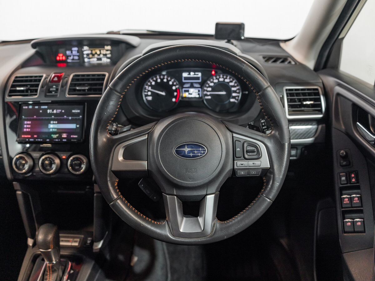 Subaru Forester 2016 - фото автомобиля