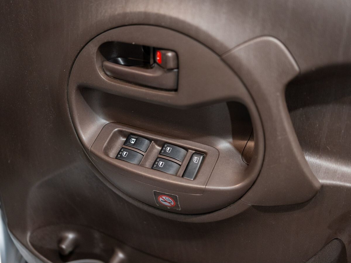 Toyota Passo 2015 - фото автомобиля