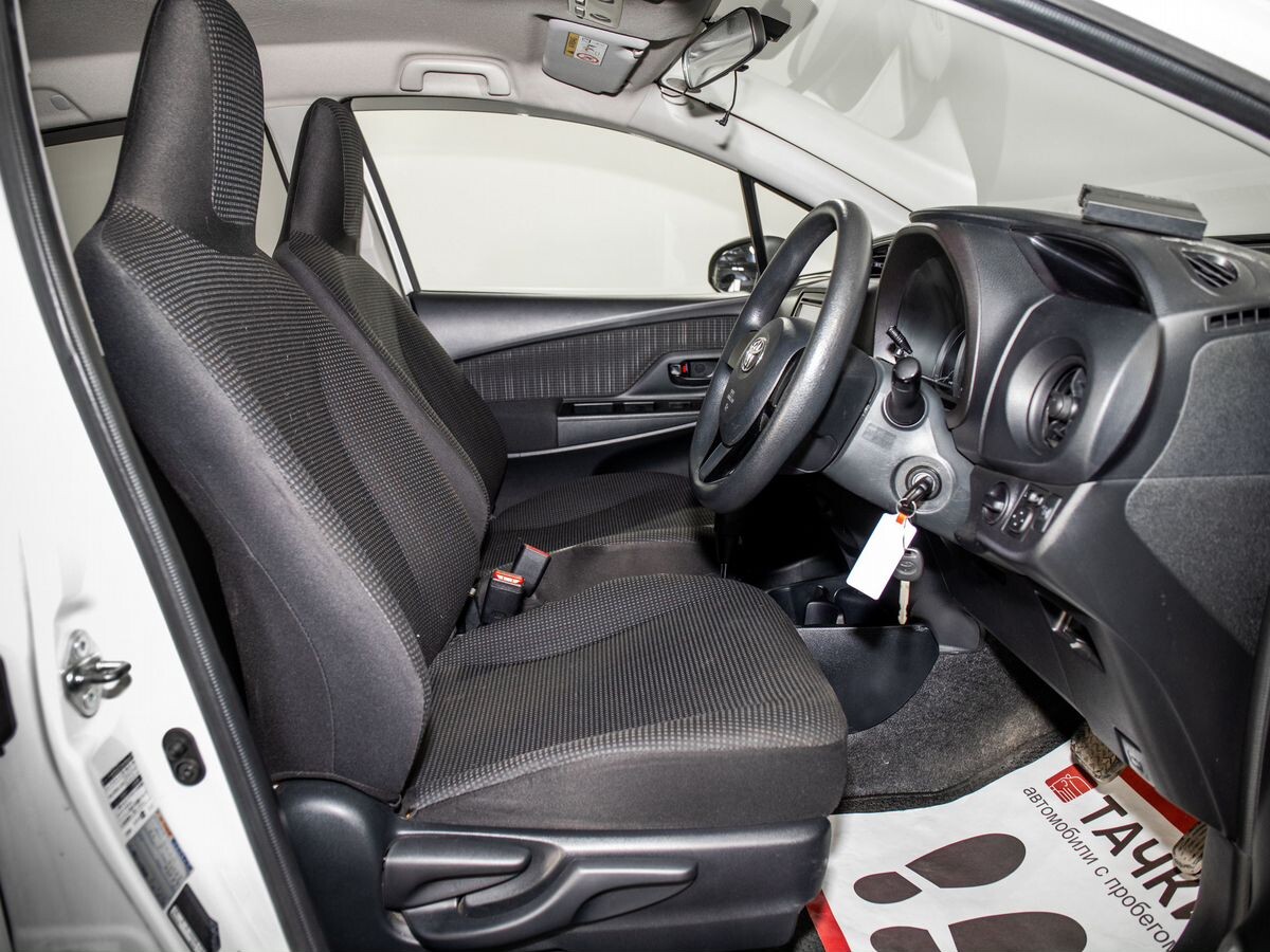 Toyota Vitz 2018 - фото автомобиля