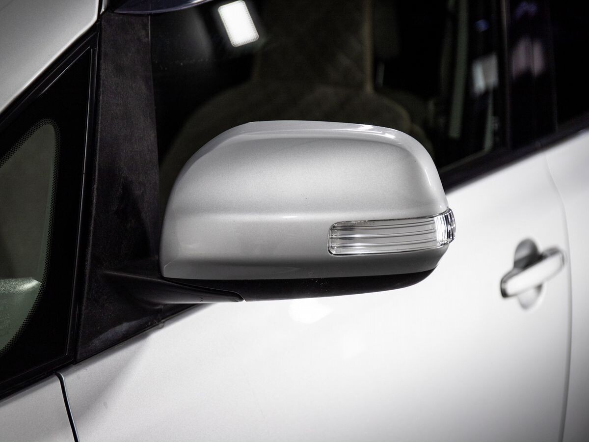 Toyota Ractis 2010 - фото автомобиля