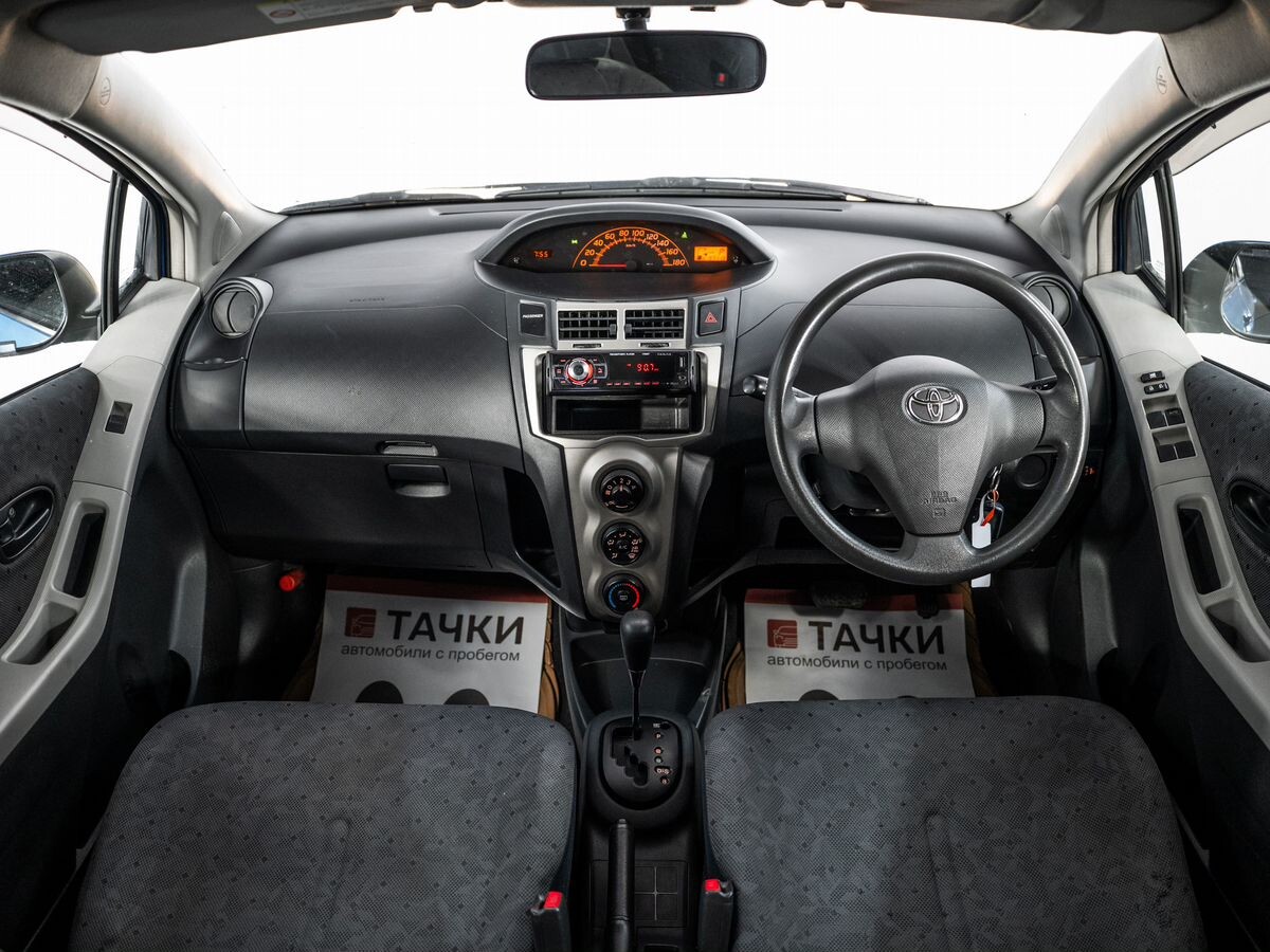 Toyota Vitz 2009 - фото автомобиля