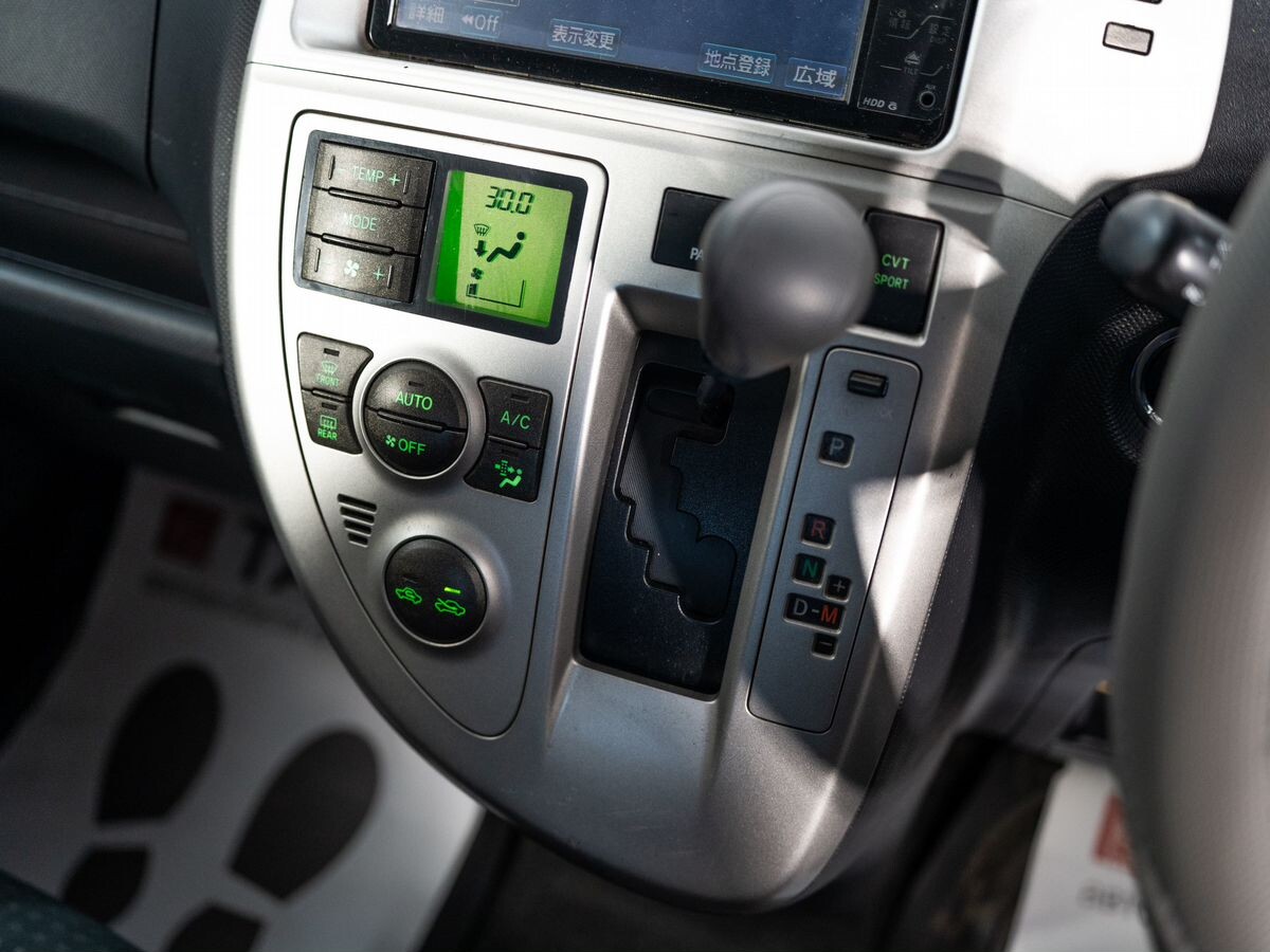 Toyota Ractis 2008 - фото автомобиля