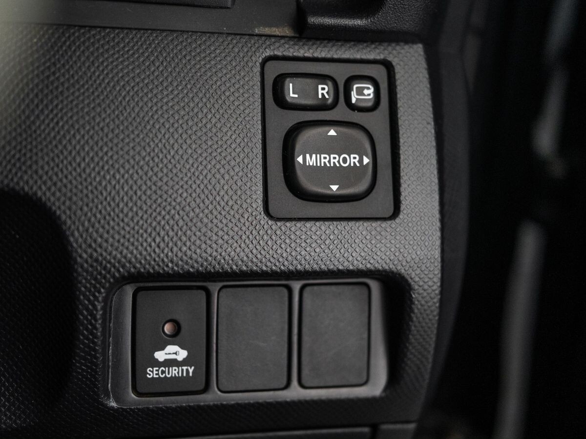 Toyota Ractis 2008 - фото автомобиля