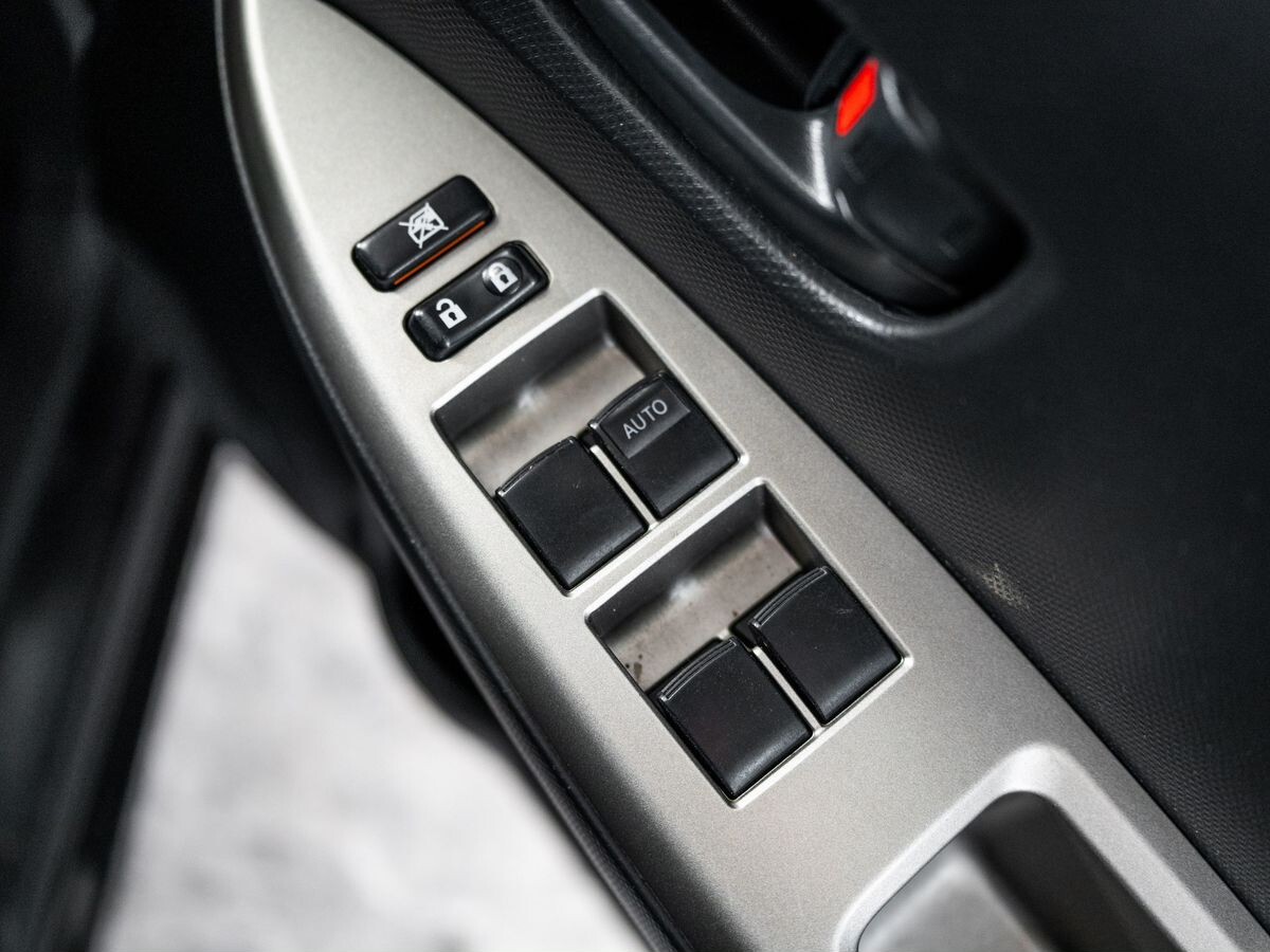 Toyota Ractis 2008 - фото автомобиля