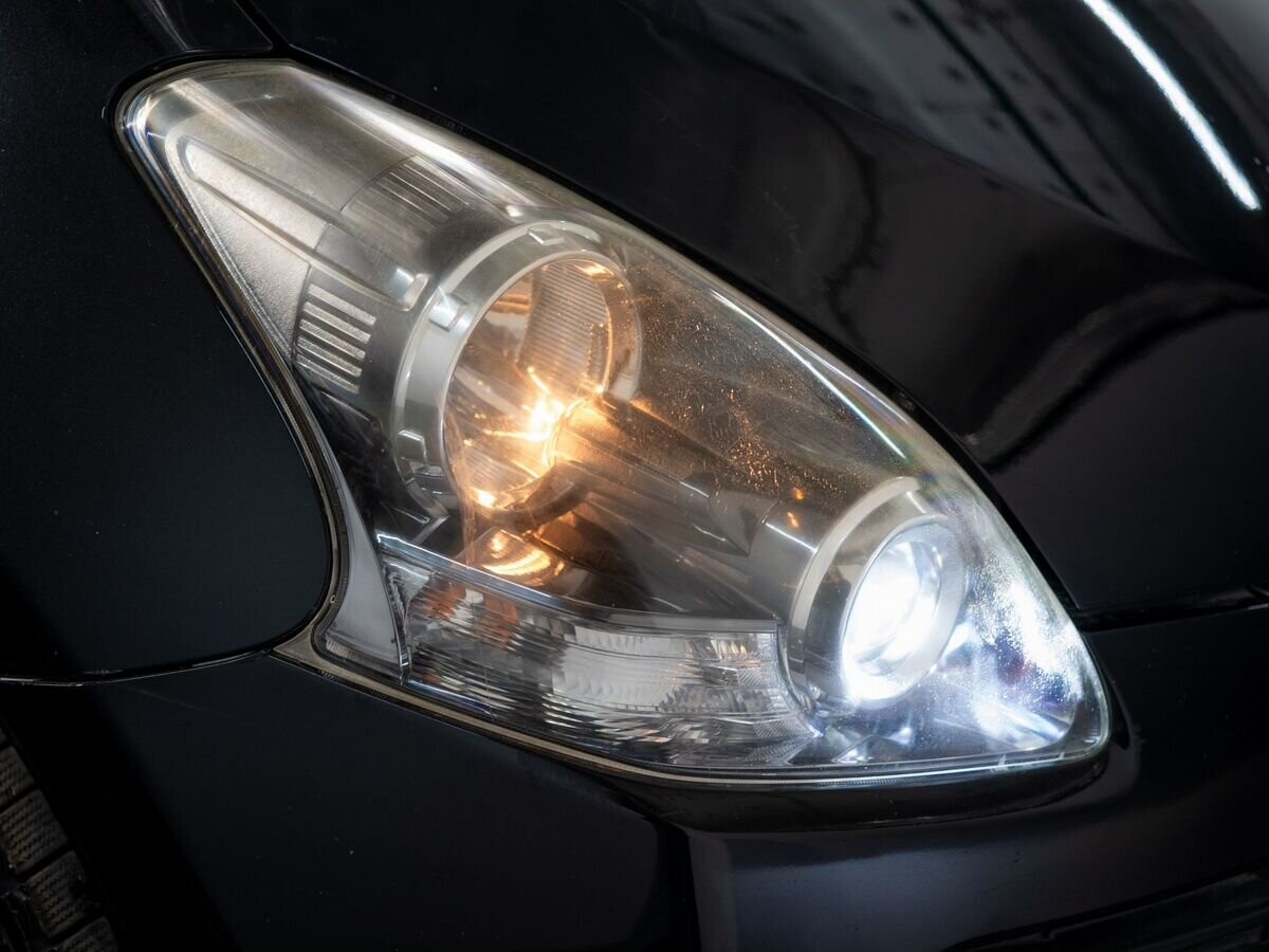 Toyota Ractis 2008 - фото автомобиля