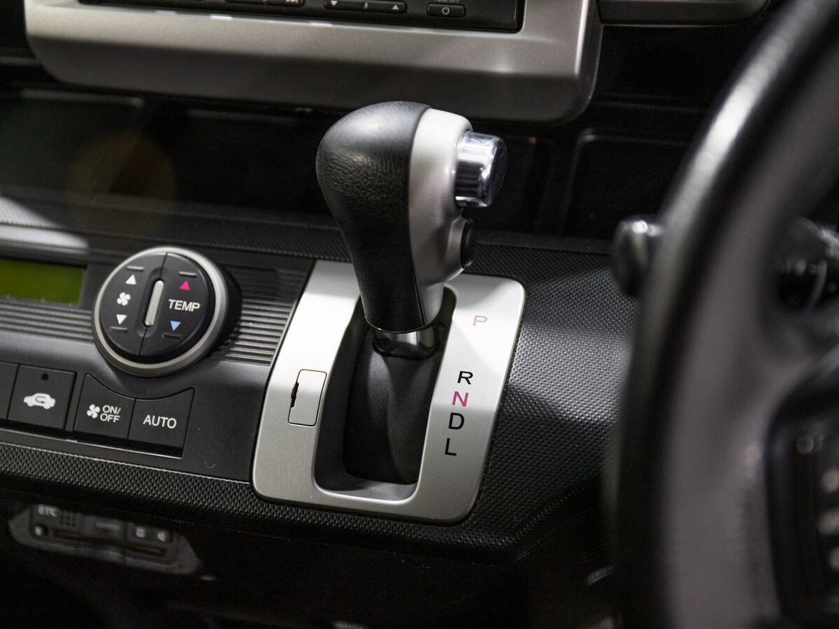 Honda Freed 2014 - фото автомобиля