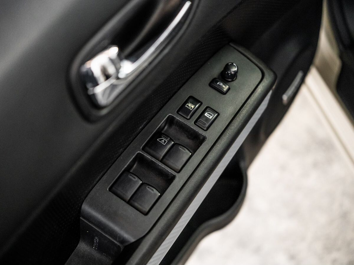 Nissan X-Trail 2012 - фото автомобиля