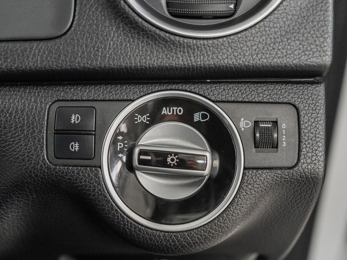 Mercedes-Benz C-Класс 2012 - фото автомобиля