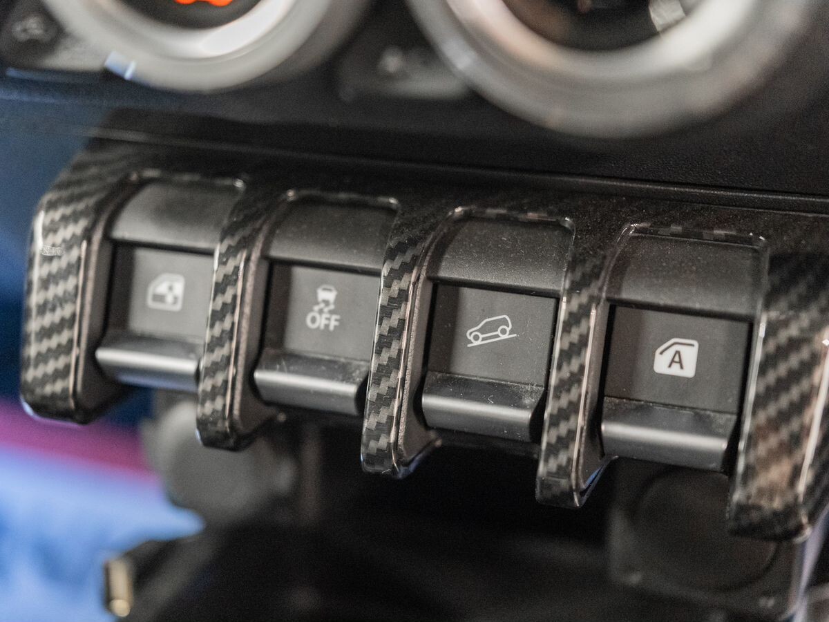 Suzuki Jimny 2018 - фото автомобиля