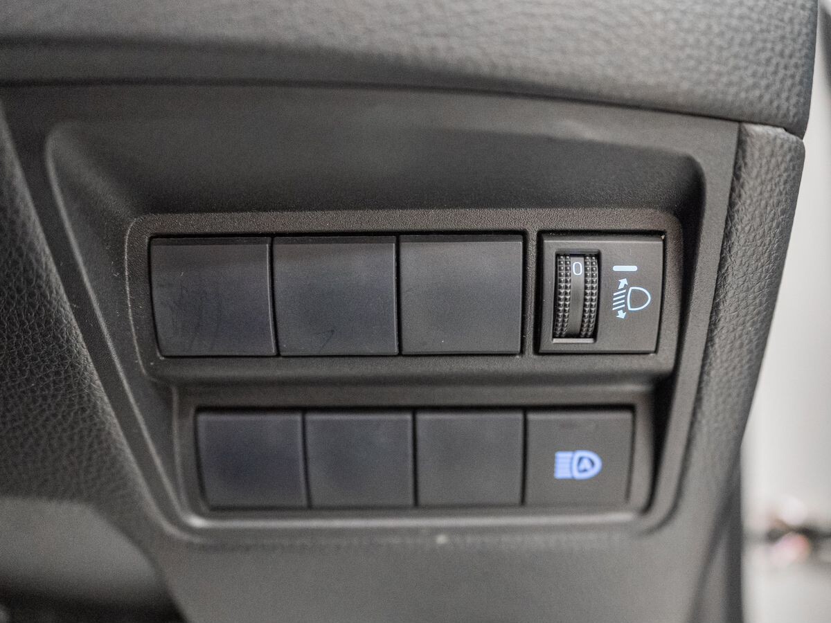 Toyota Yaris 2020 - фото автомобиля