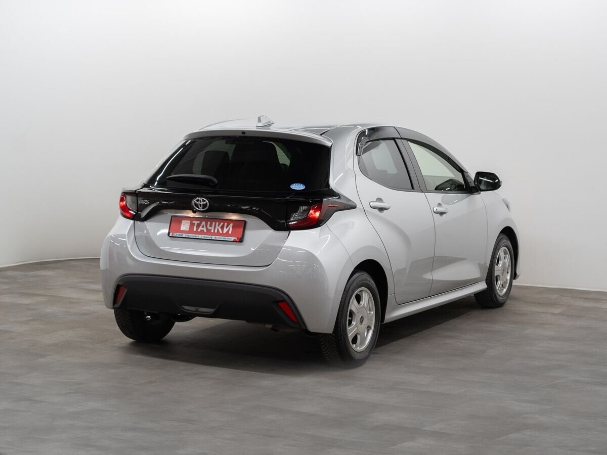 Toyota Yaris 2020 - фото автомобиля