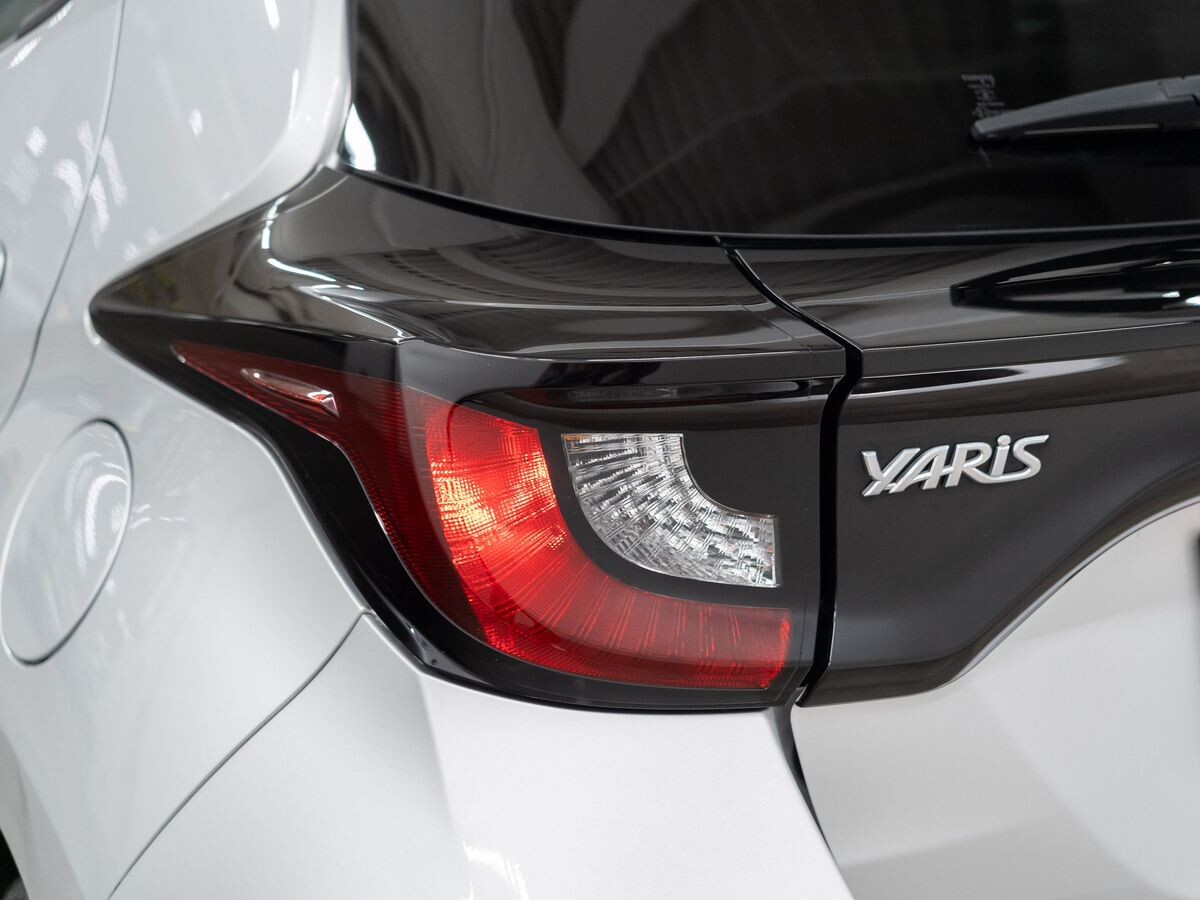 Toyota Yaris 2020 - фото автомобиля