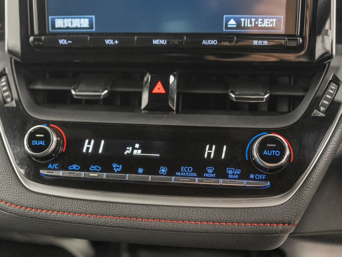 Toyota Corolla 2018 - фото автомобиля