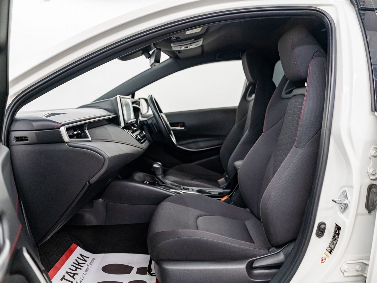 Toyota Corolla 2018 - фото автомобиля