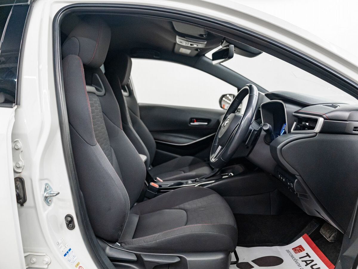 Toyota Corolla 2018 - фото автомобиля