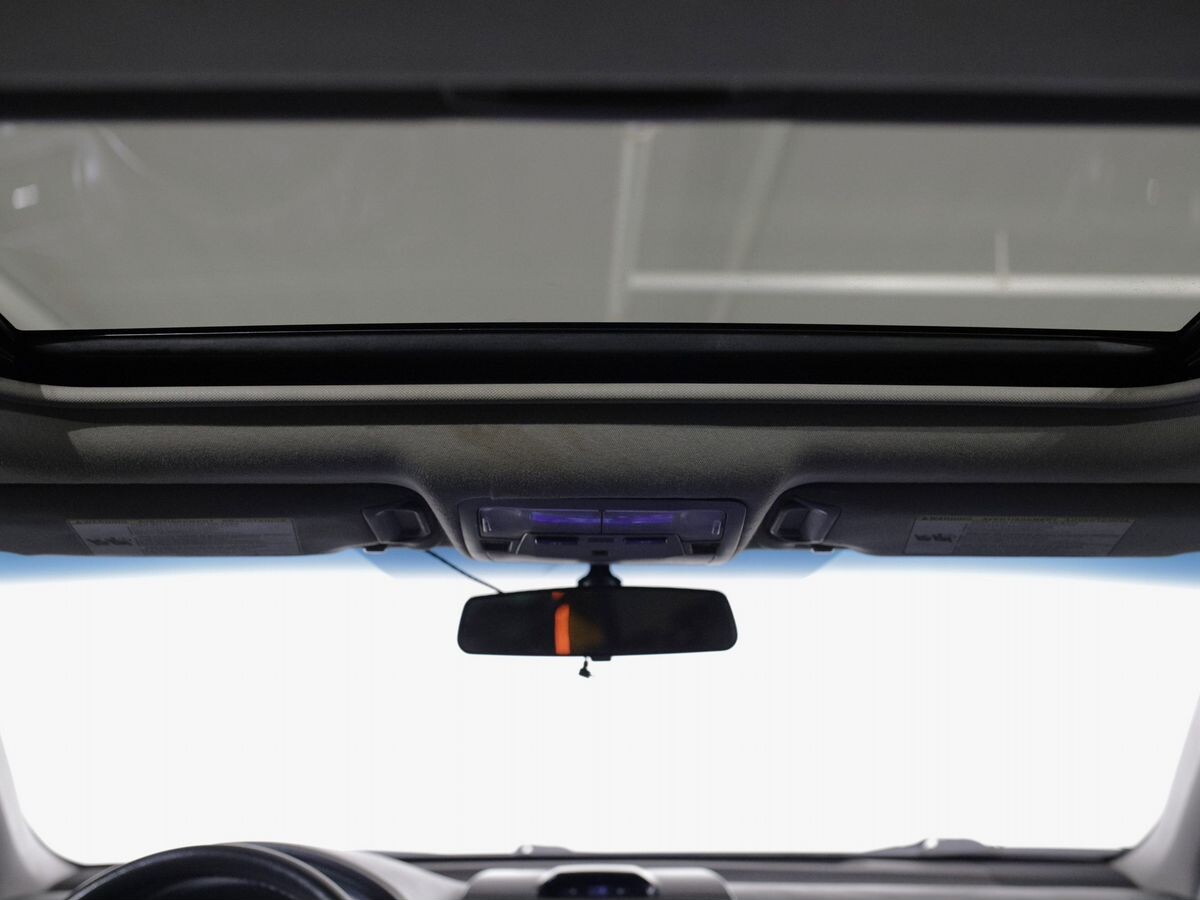 Toyota Camry 2012 - фото автомобиля