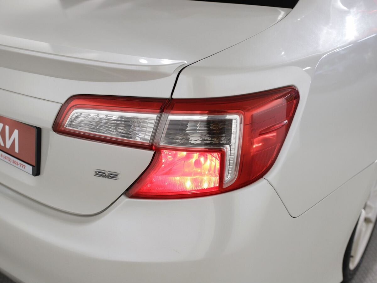 Toyota Camry 2012 - фото автомобиля