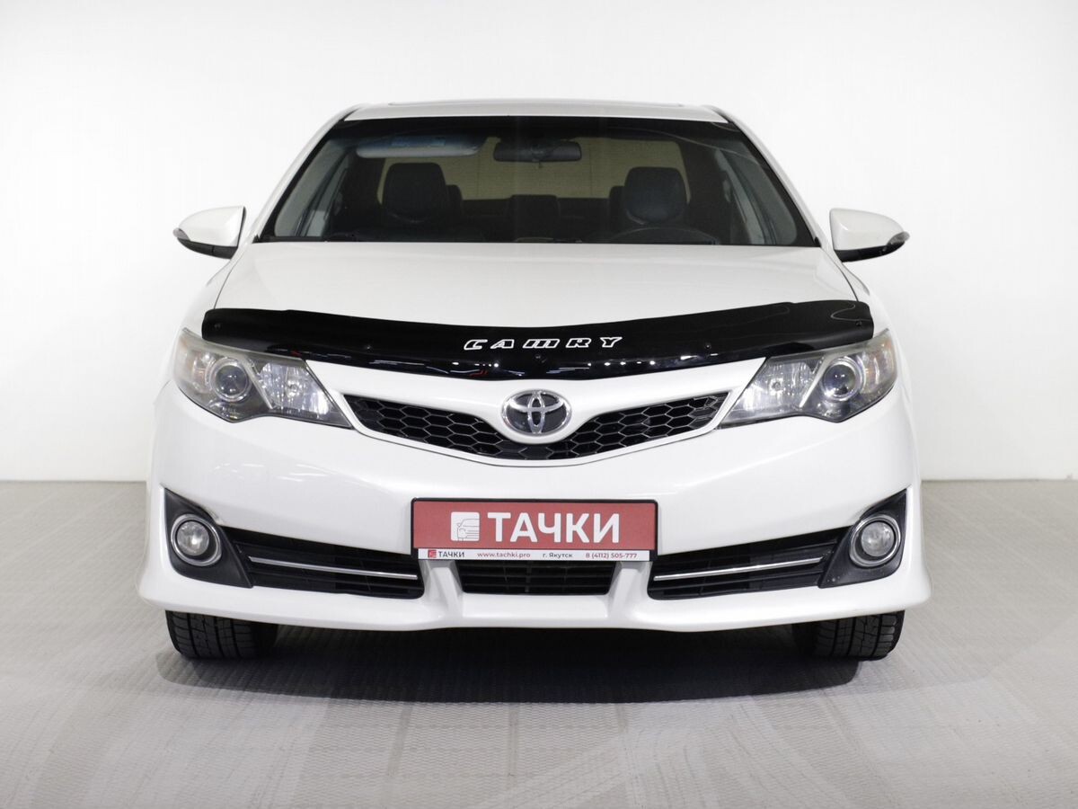 Toyota Camry 2012 - фото автомобиля