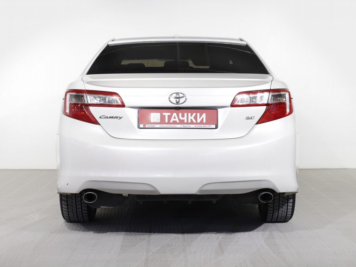 Toyota Camry 2012 - фото автомобиля