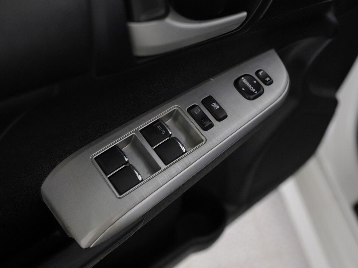 Toyota Camry 2012 - фото автомобиля