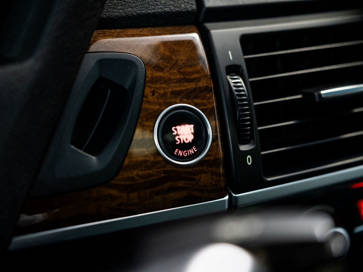 BMW X6 2011 - фото автомобиля