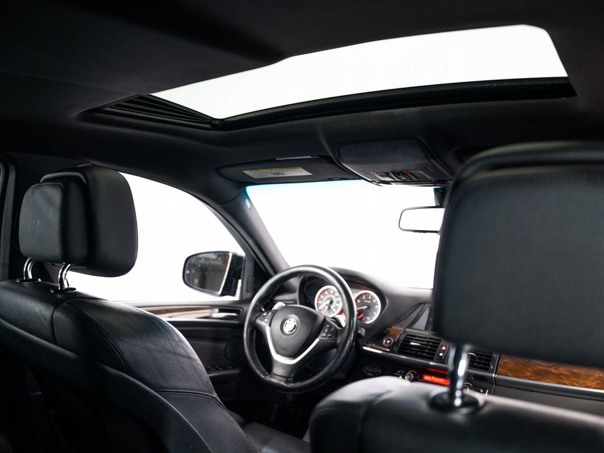 BMW X6 2011 - фото автомобиля