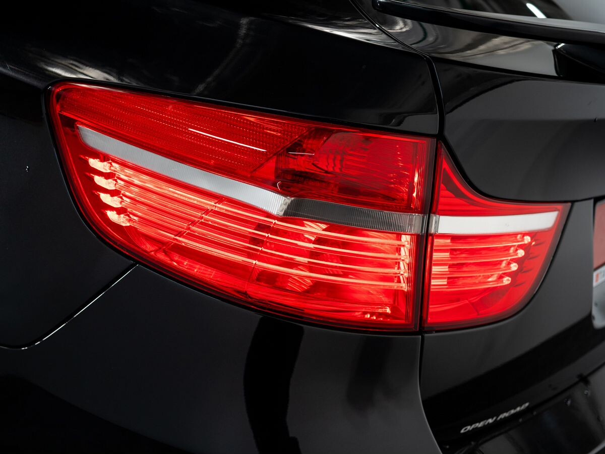 BMW X6 2011 - фото автомобиля