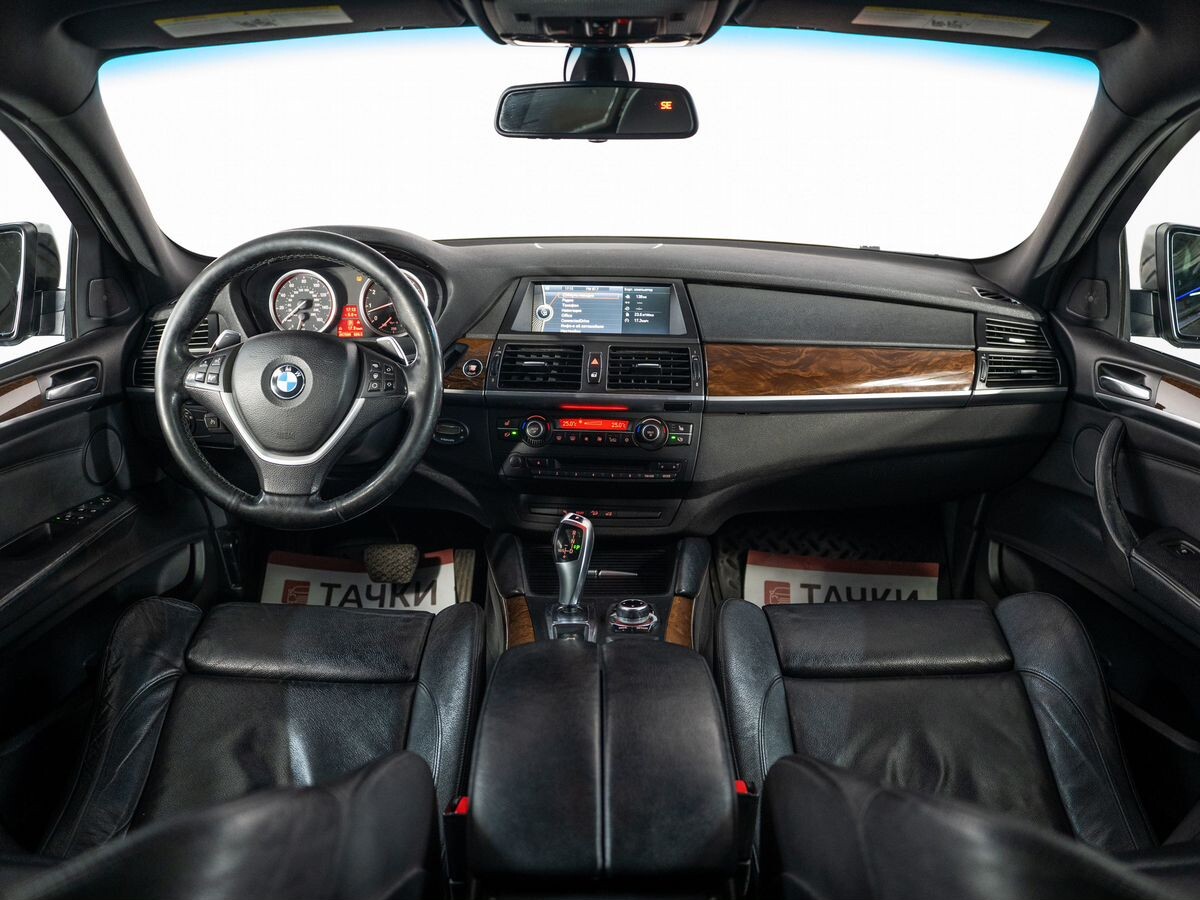 BMW X6 2011 - фото автомобиля