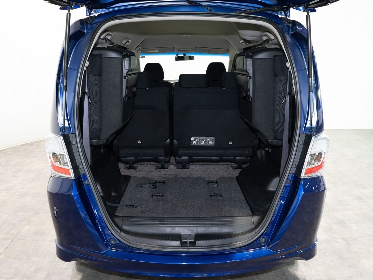 Honda Freed 2011 - фото автомобиля