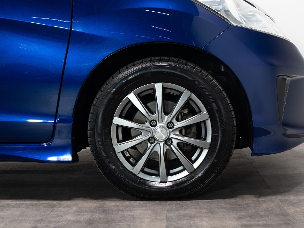 Honda Freed 2011 - фото автомобиля