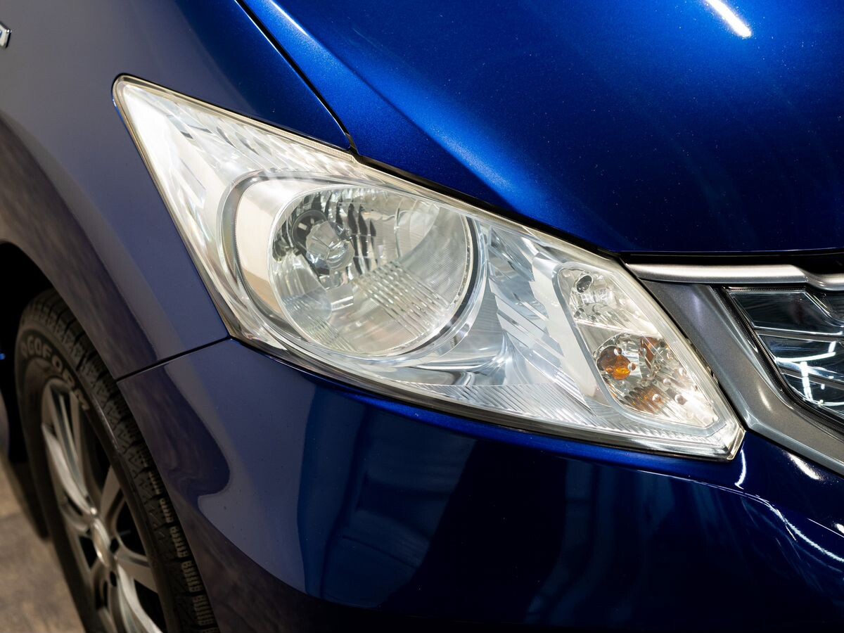 Honda Freed 2011 - фото автомобиля