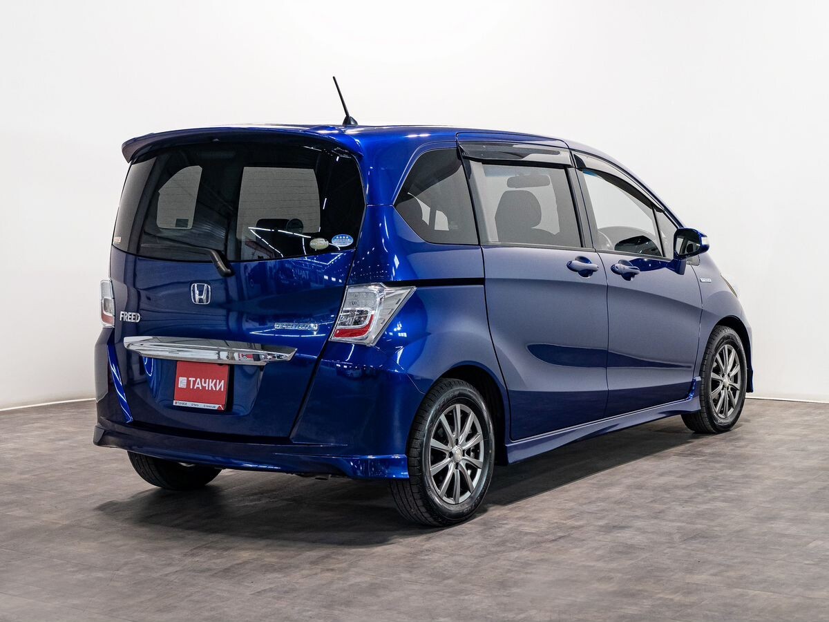 Honda Freed 2011 - фото автомобиля