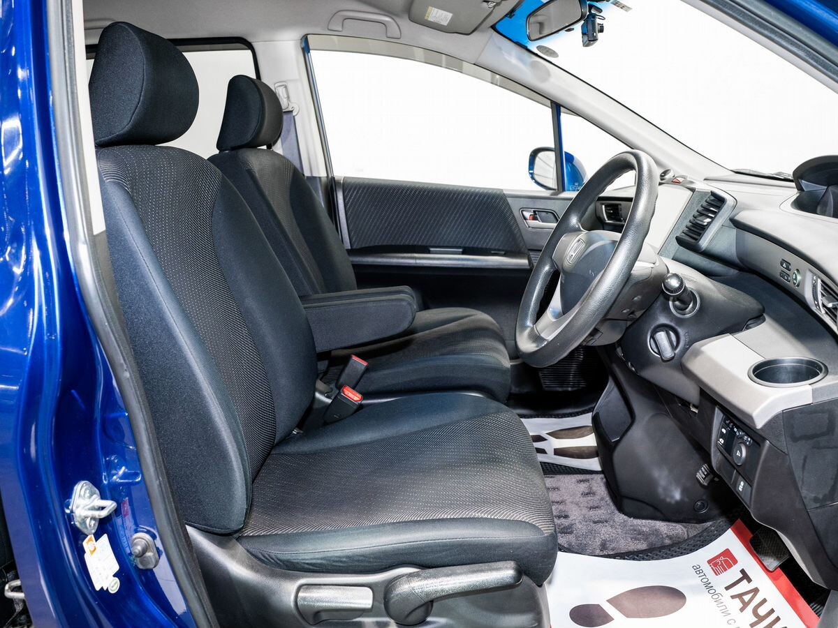 Honda Freed 2011 - фото автомобиля