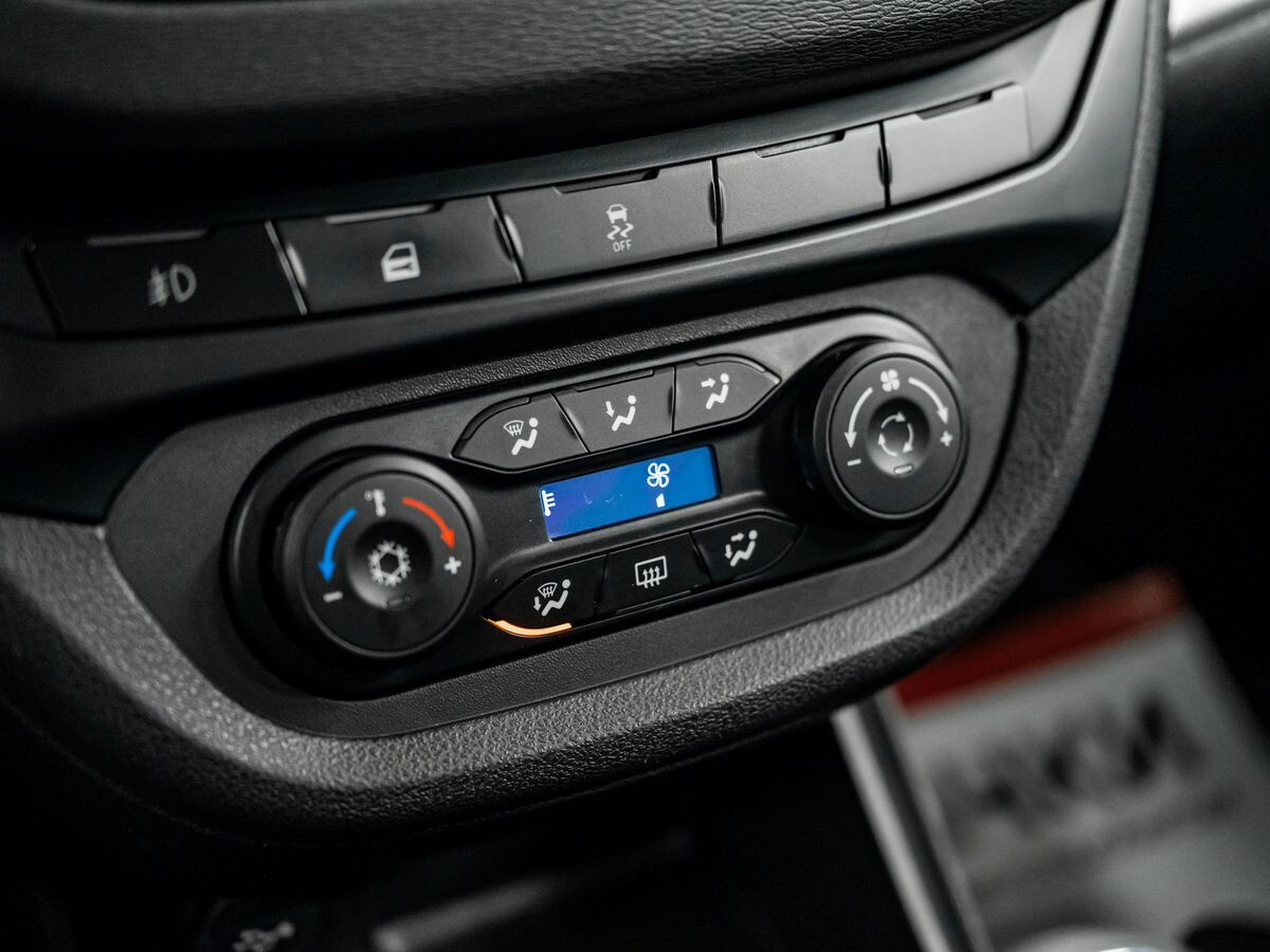 Lada (ВАЗ) Vesta 2019 - фото автомобиля