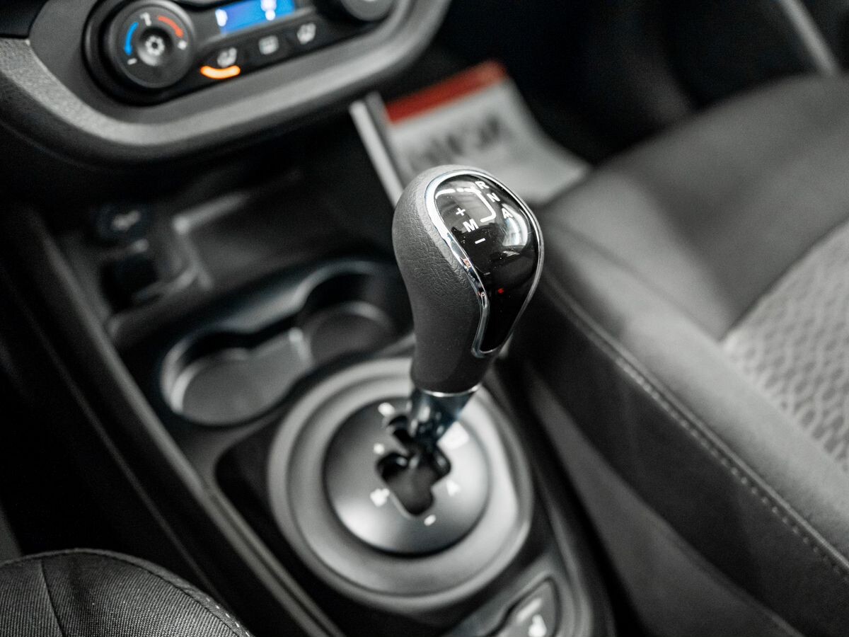 Lada (ВАЗ) Vesta 2019 - фото автомобиля