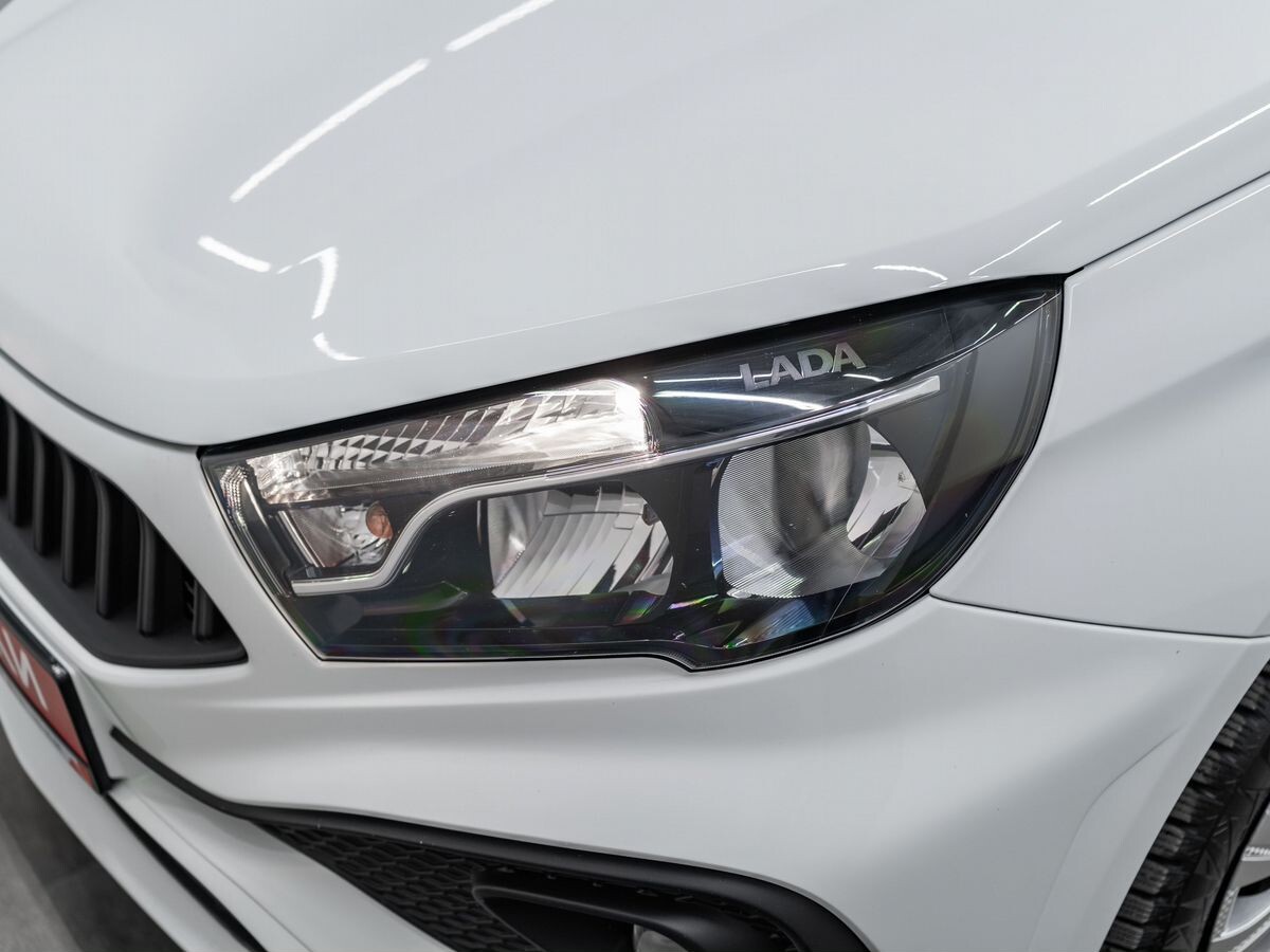 Lada (ВАЗ) Vesta 2019 - фото автомобиля