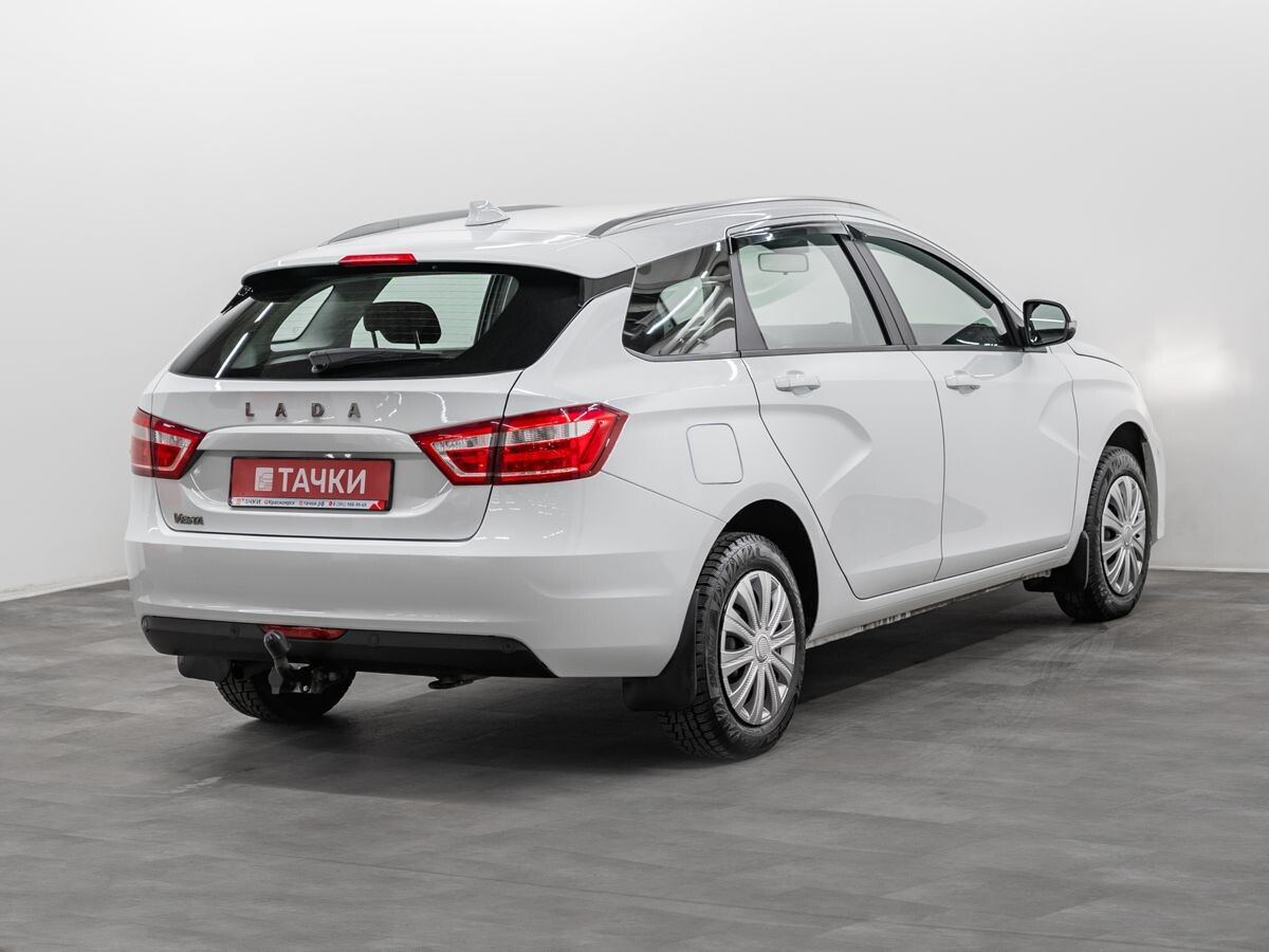 Lada (ВАЗ) Vesta 2019 - фото автомобиля