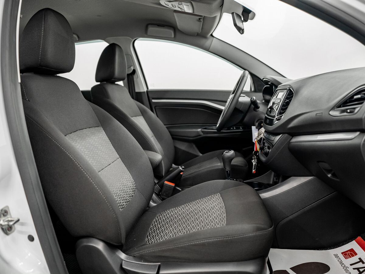 Lada (ВАЗ) Vesta 2019 - фото автомобиля