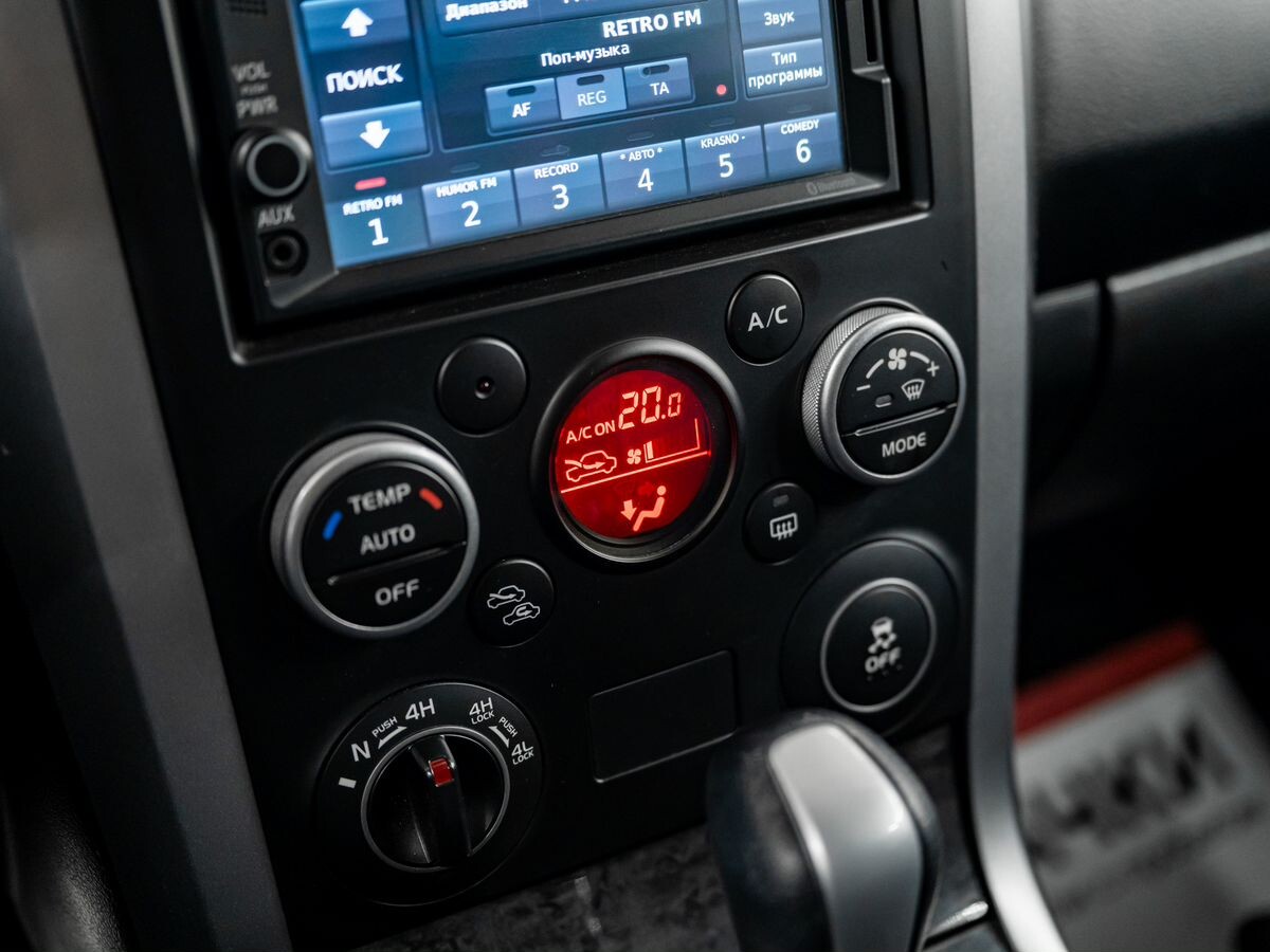 Suzuki Grand Vitara 2012 - фото автомобиля