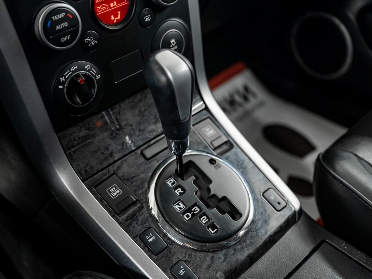 Suzuki Grand Vitara 2012 - фото автомобиля