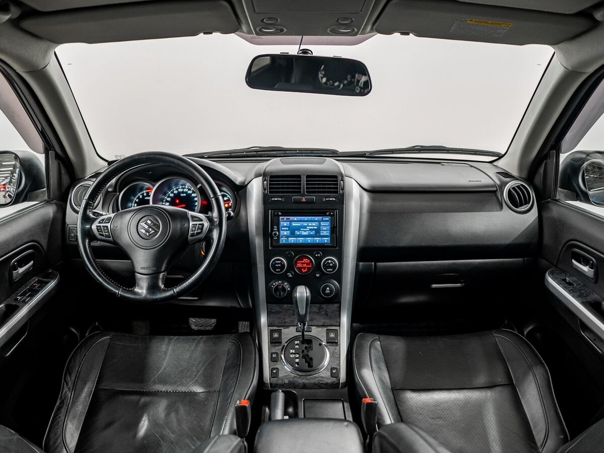 Suzuki Grand Vitara 2012 - фото автомобиля
