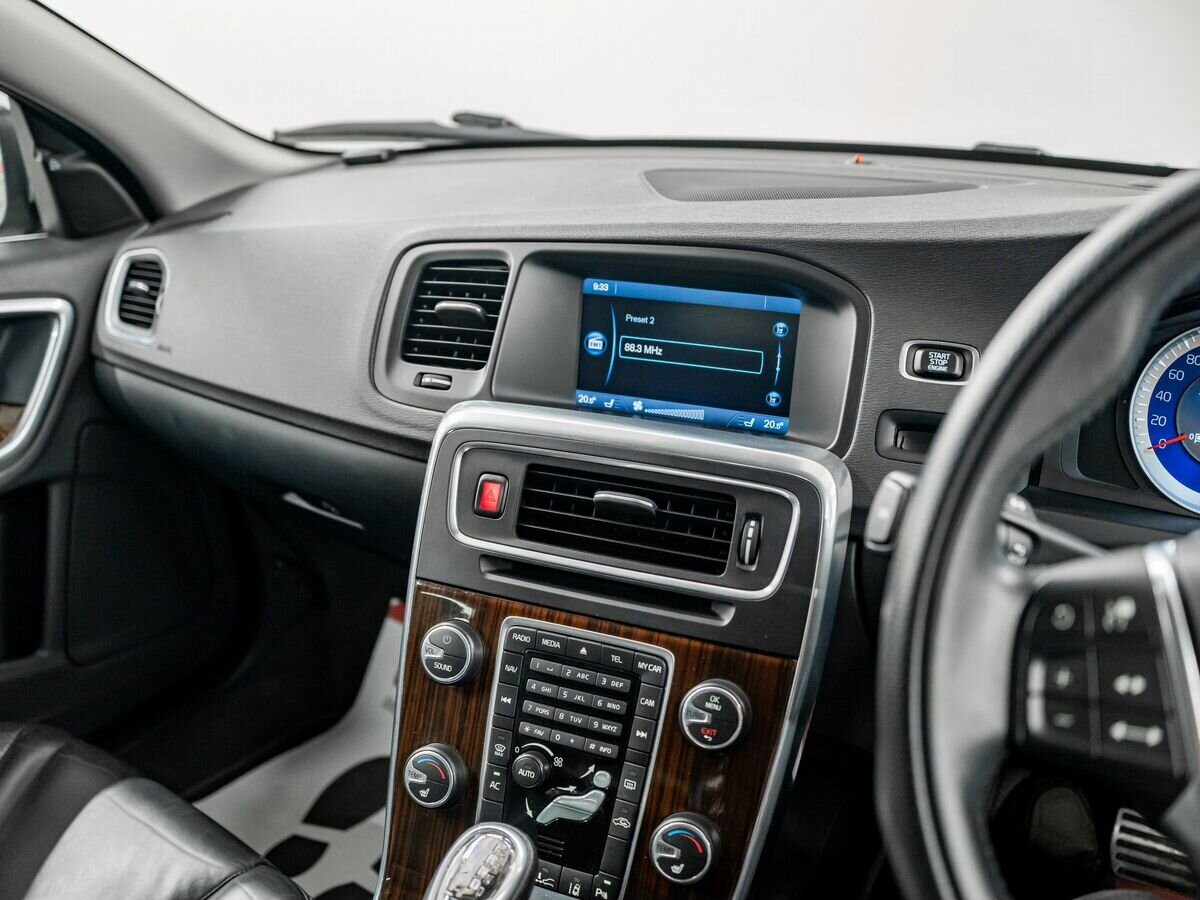 Volvo V60 2013 - фото автомобиля