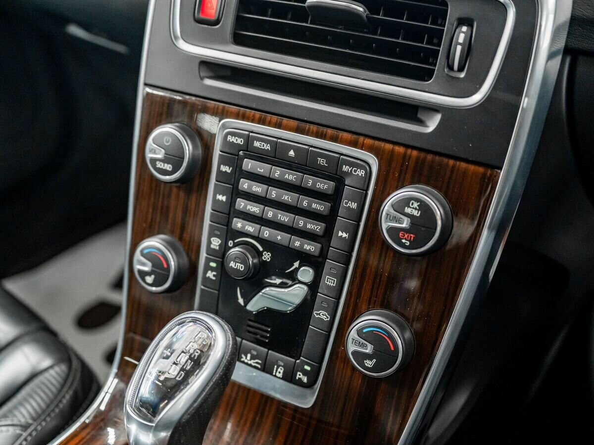 Volvo V60 2013 - фото автомобиля