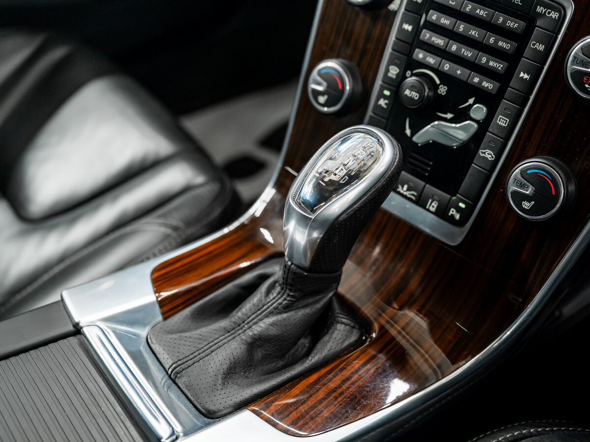 Volvo V60 2013 - фото автомобиля