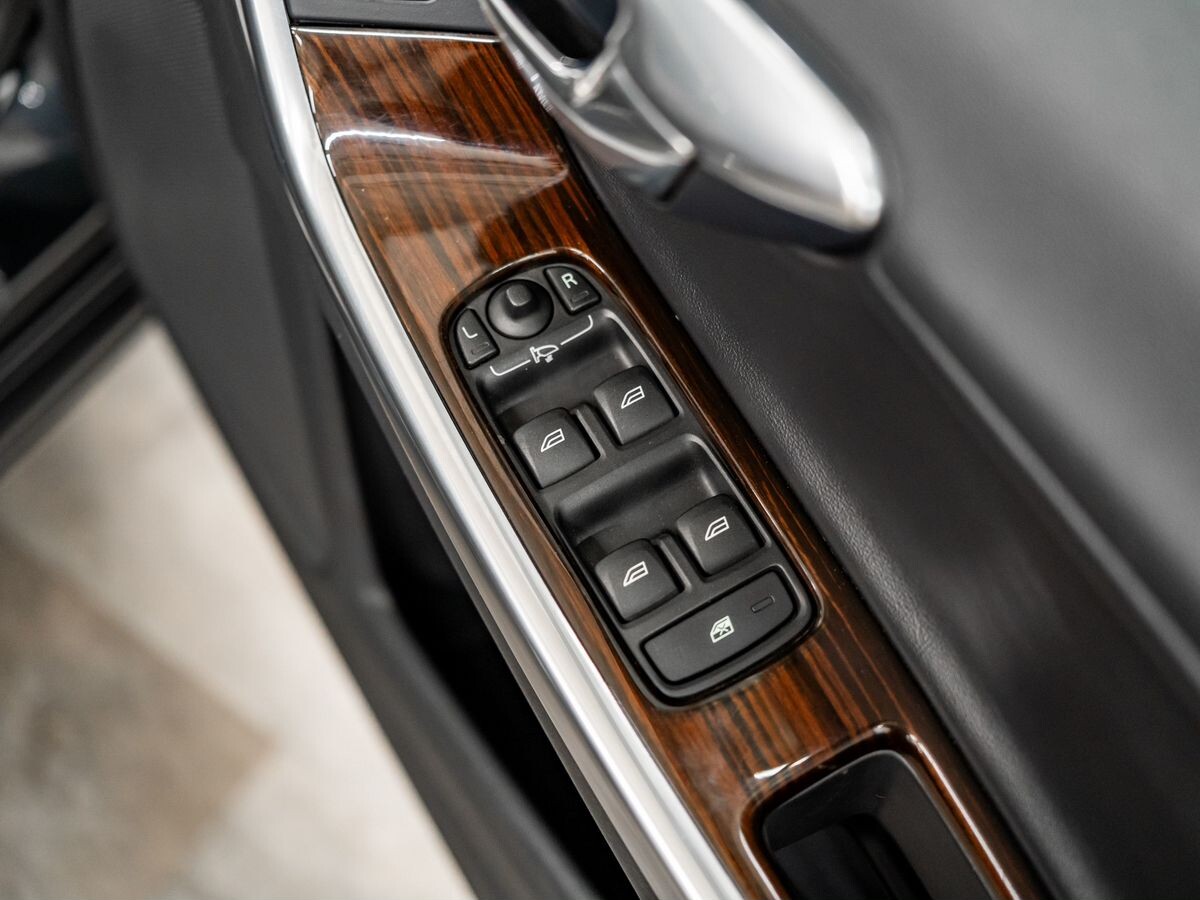 Volvo V60 2013 - фото автомобиля