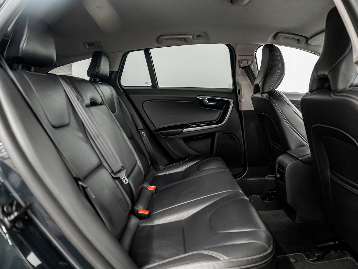 Volvo V60 2013 - фото автомобиля