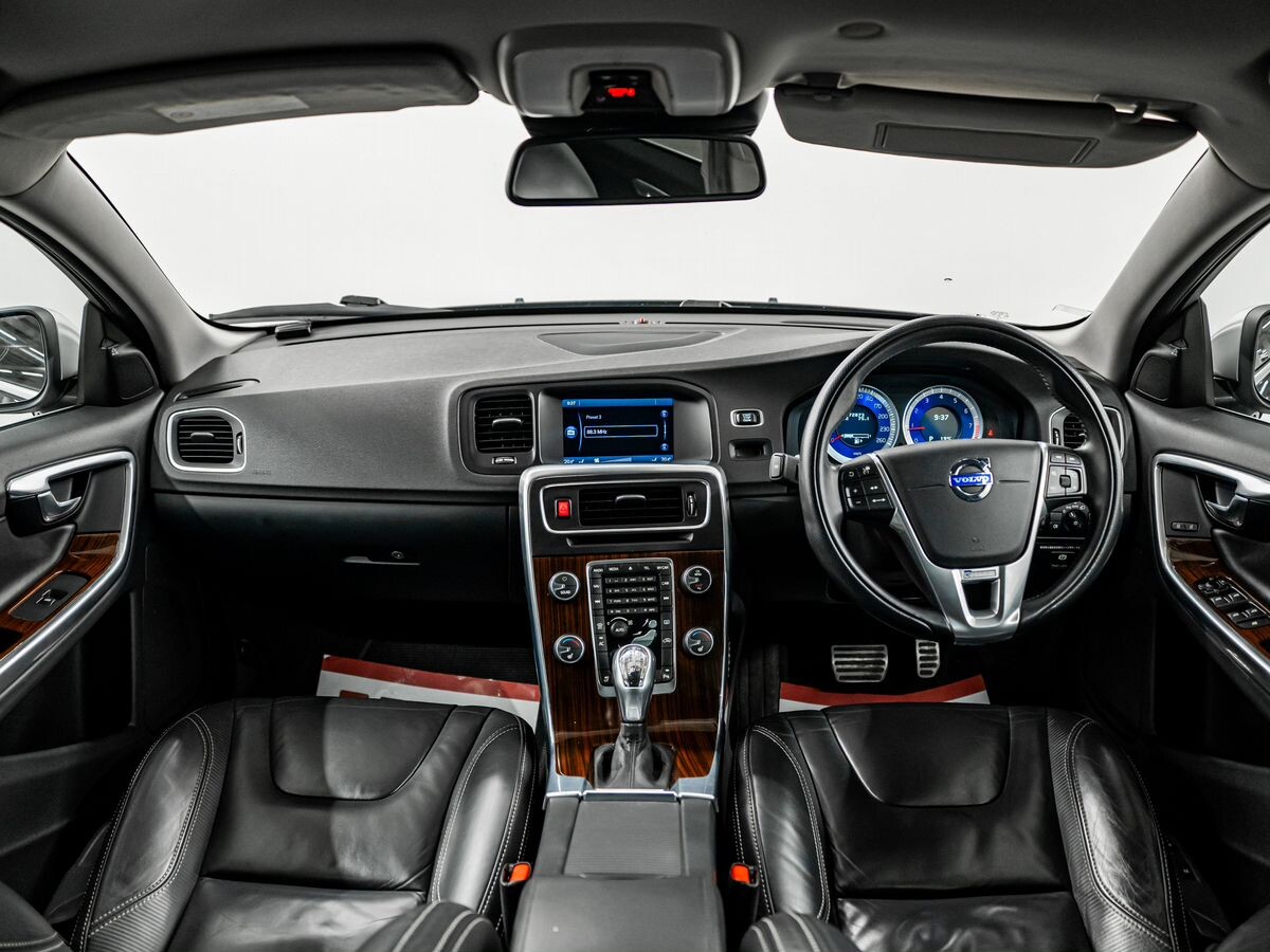 Volvo V60 2013 - фото автомобиля