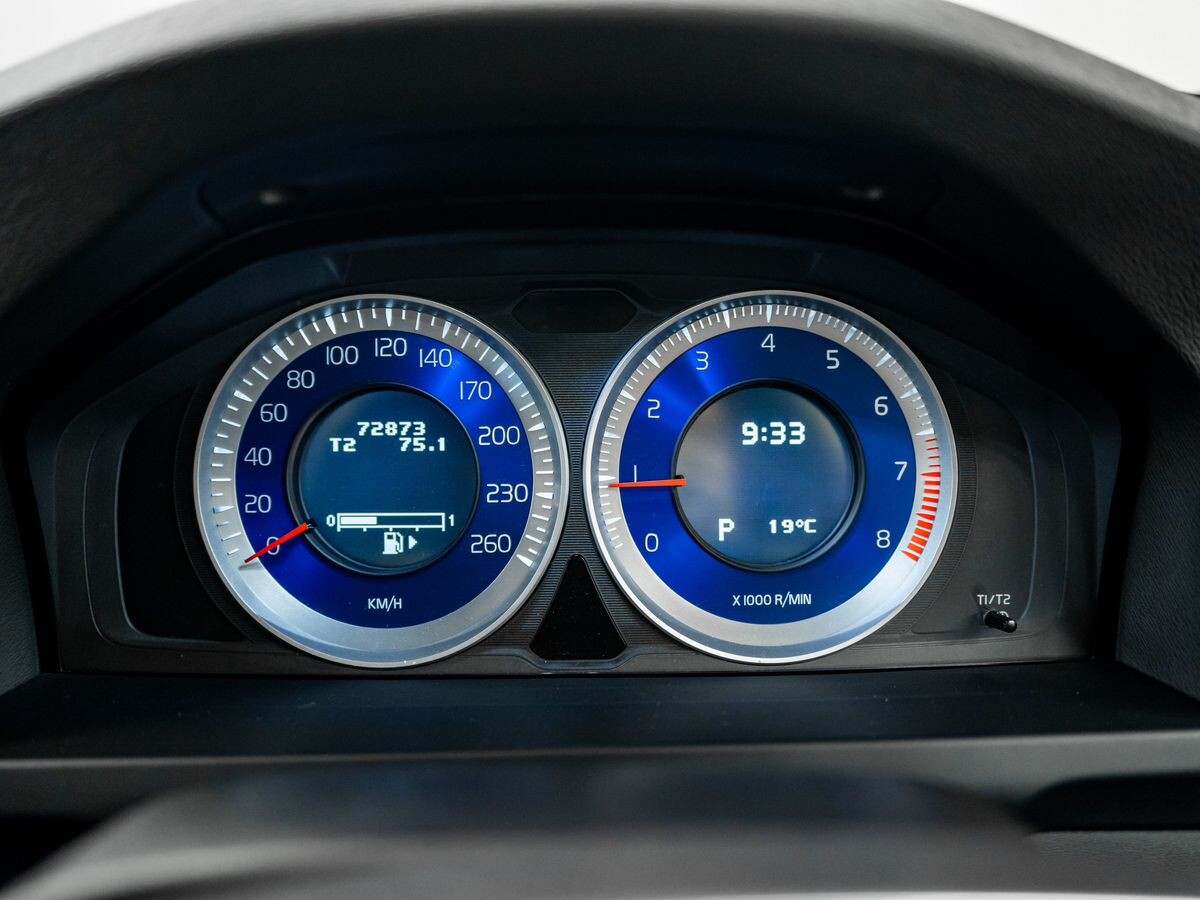 Volvo V60 2013 - фото автомобиля